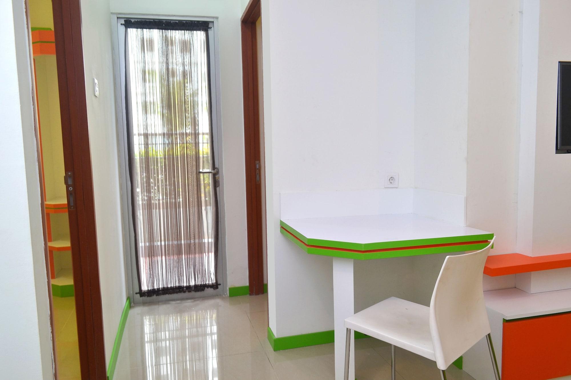 Titanium Express HomTel Jacarta Exterior foto