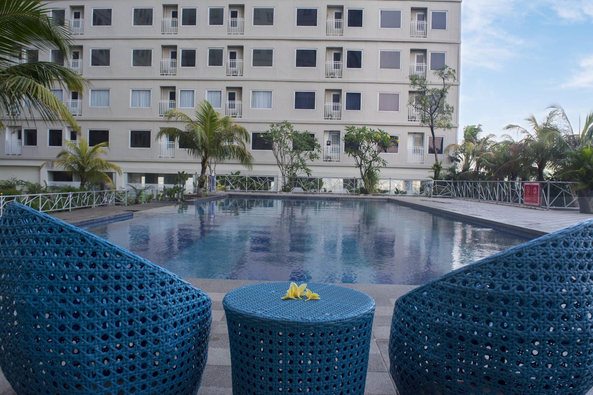 Titanium Express HomTel Jacarta Exterior foto