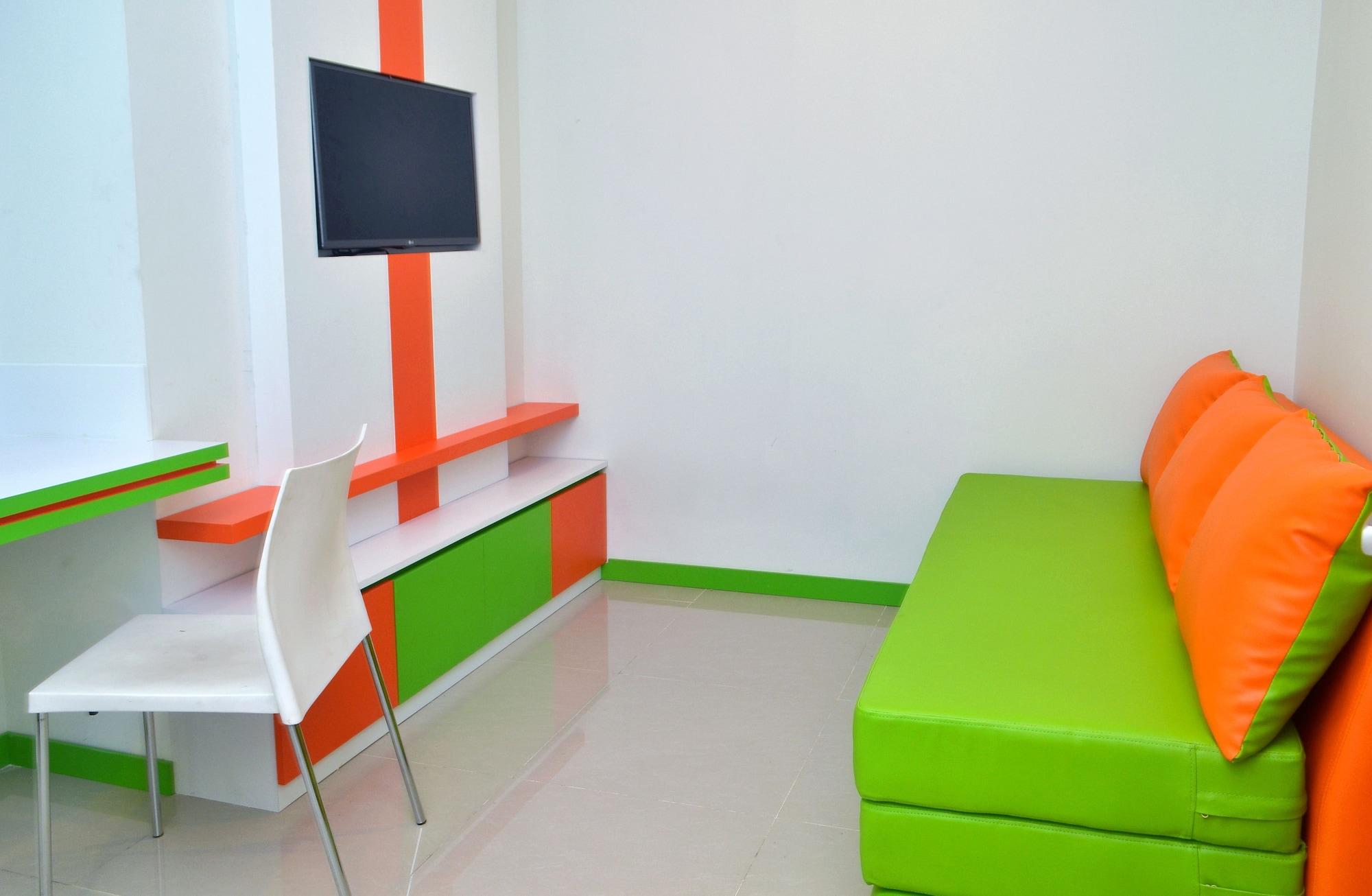 Titanium Express HomTel Jacarta Exterior foto