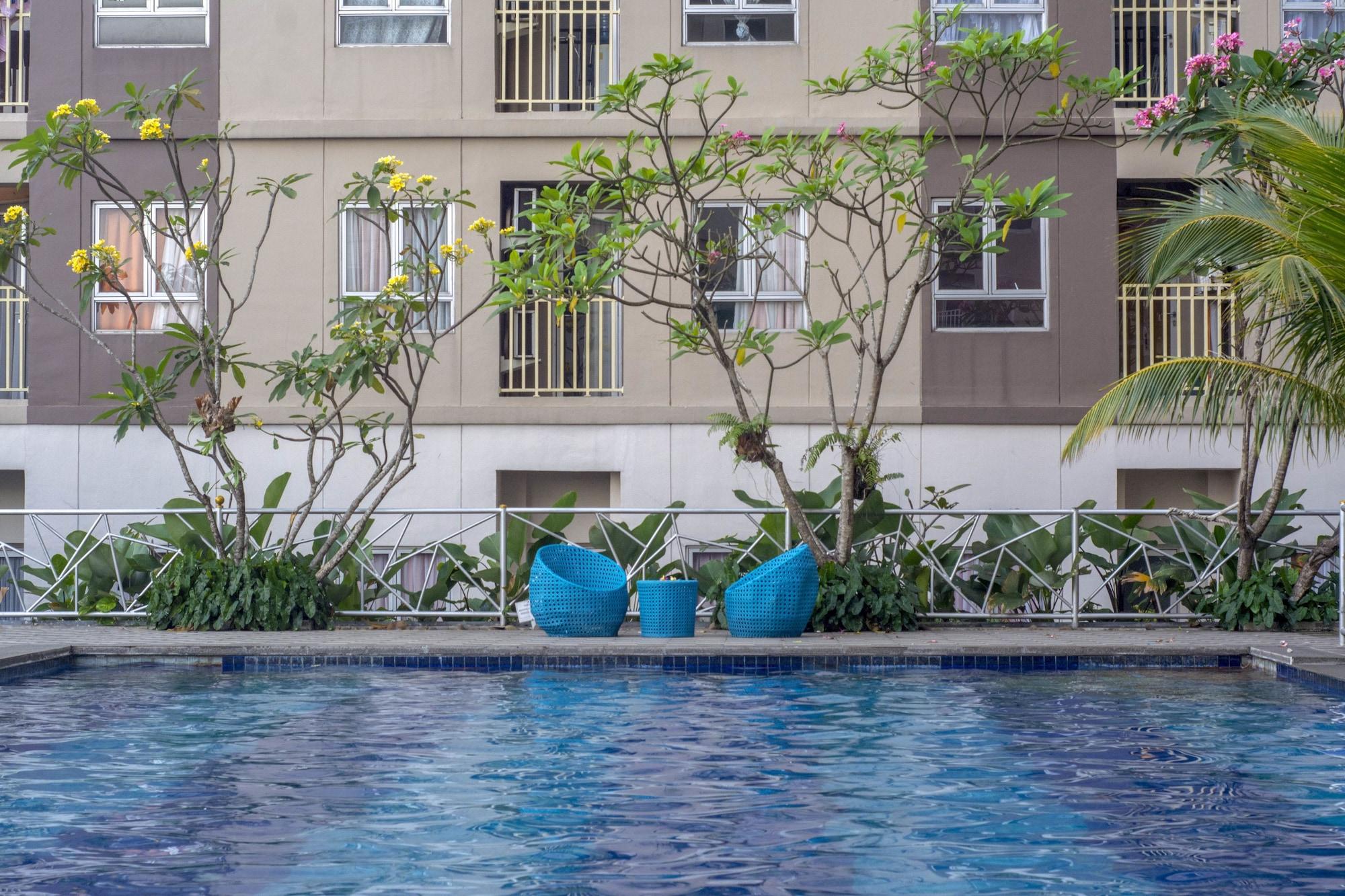 Titanium Express HomTel Jacarta Exterior foto
