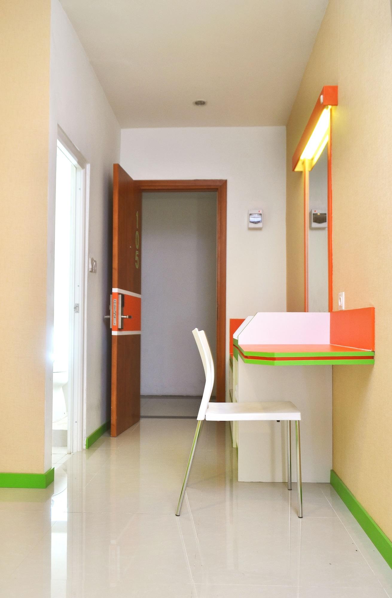 Titanium Express HomTel Jacarta Exterior foto