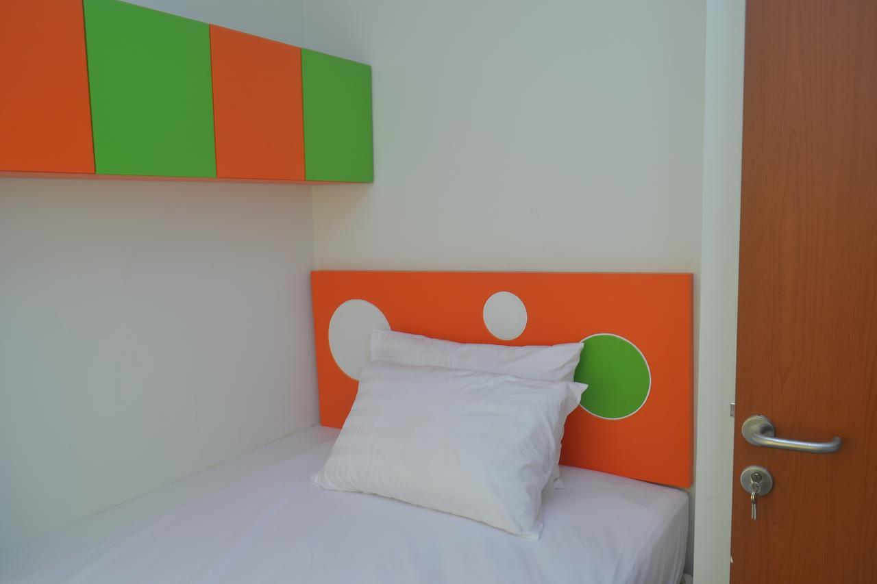 Titanium Express HomTel Jacarta Exterior foto