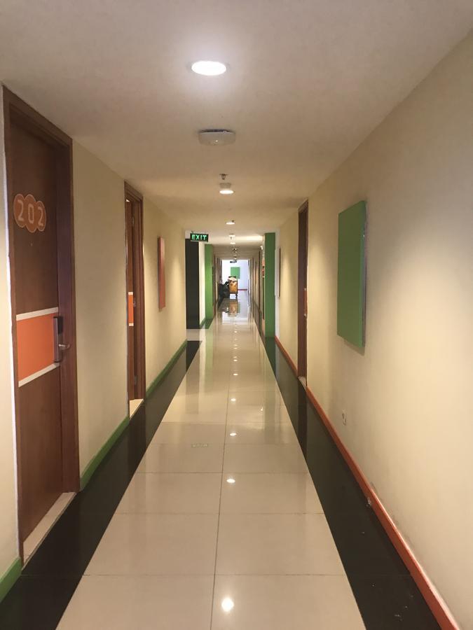 Titanium Express HomTel Jacarta Exterior foto