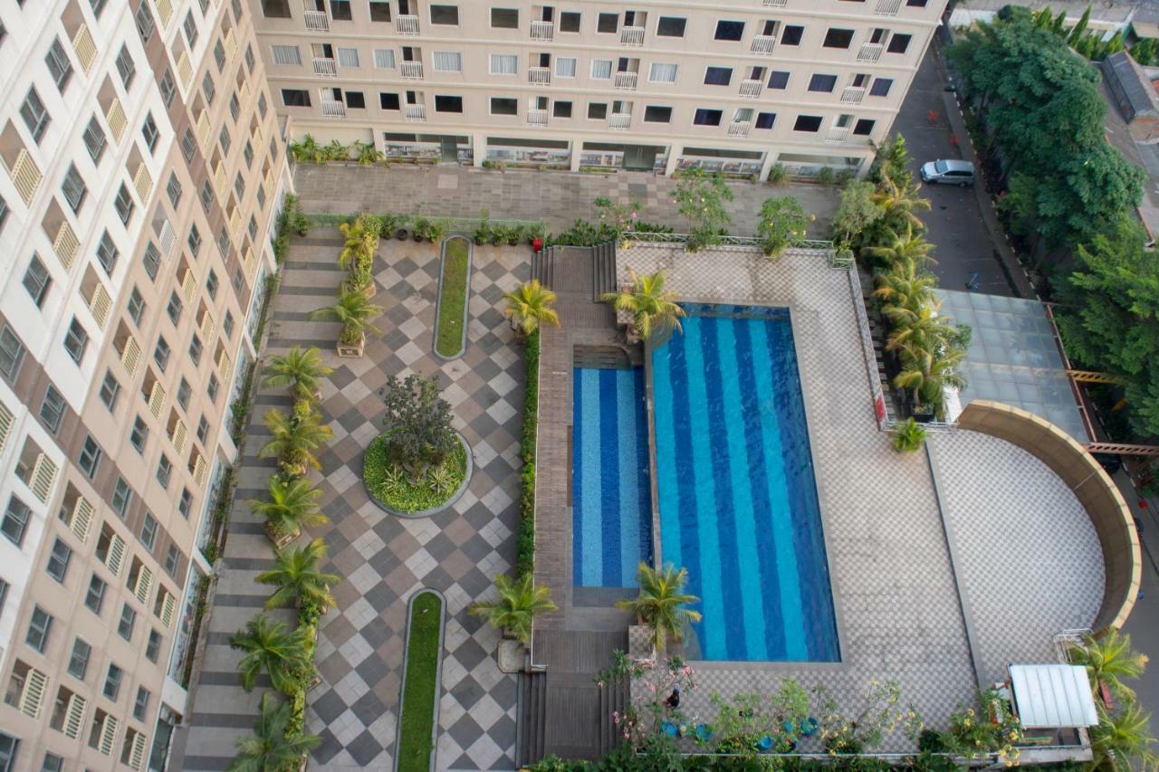 Titanium Express HomTel Jacarta Exterior foto